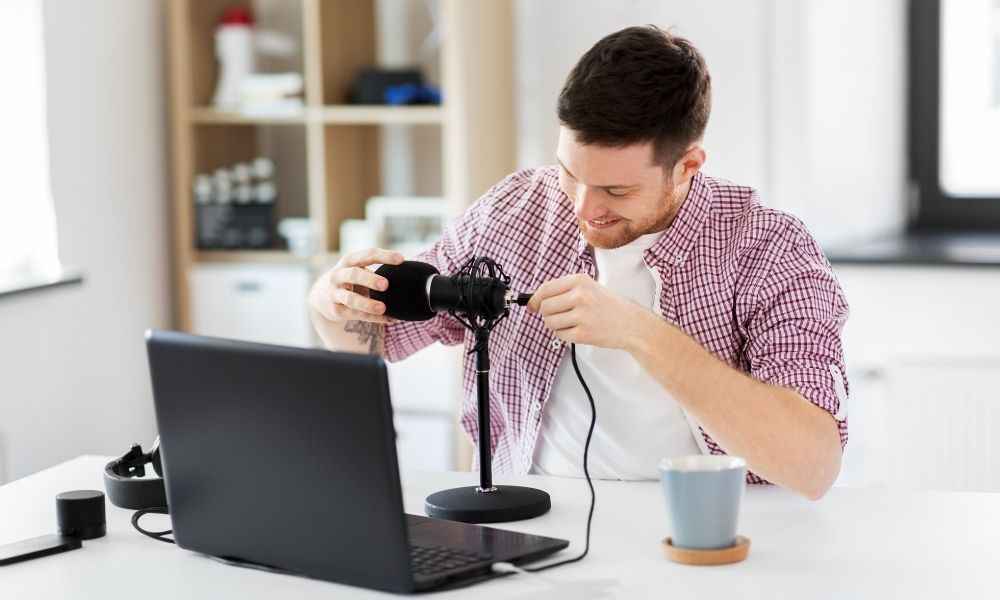 Reasons Everyone Should Use a Microphone Blocker - Mic-Lock